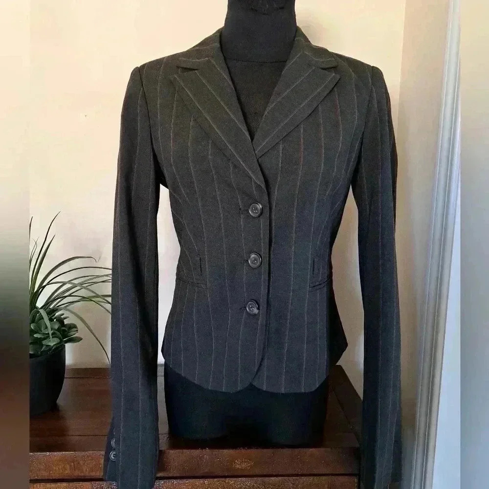 ❤️ NWT Suzy Shier Grey Pinstriped Blazer Size 5 Workwear Office Classic